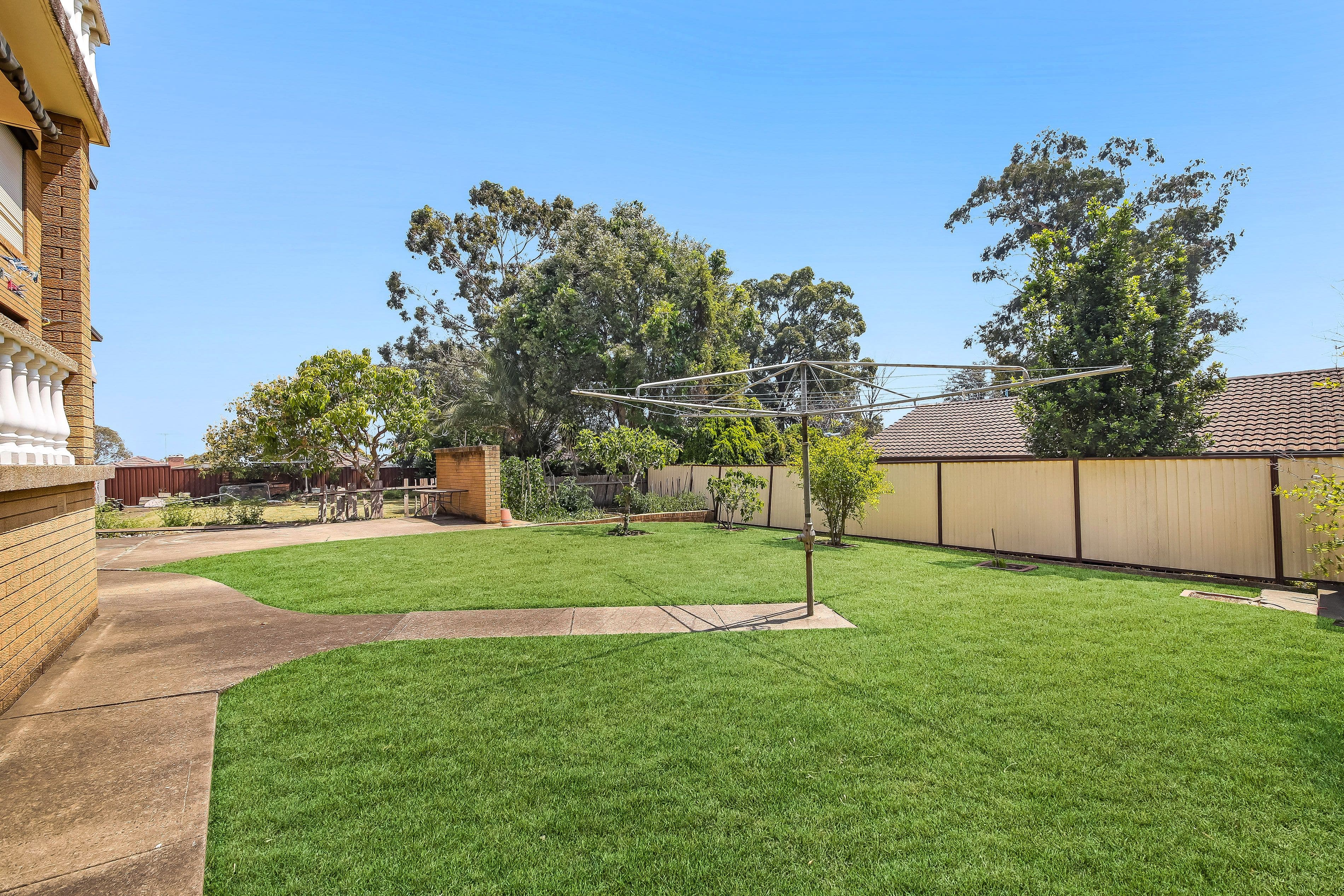 14 Salamander Place, Mount Lewis - Thumbnail 8