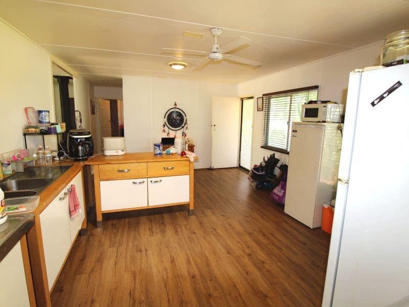 28 Cameron Street, Jurien Bay WA 6516, Jurien Bay - Thumbnail 2