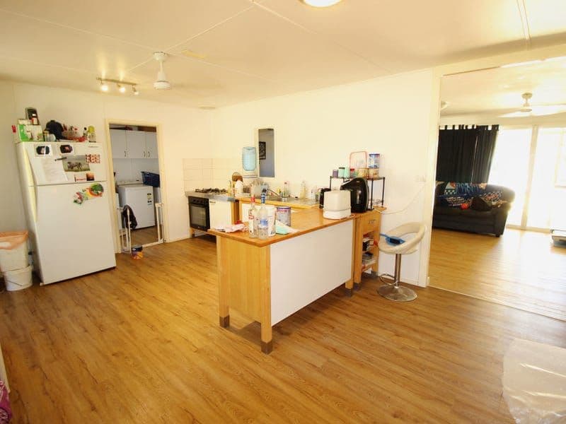 28 Cameron Street, Jurien Bay WA 6516, Jurien Bay - Thumbnail 3