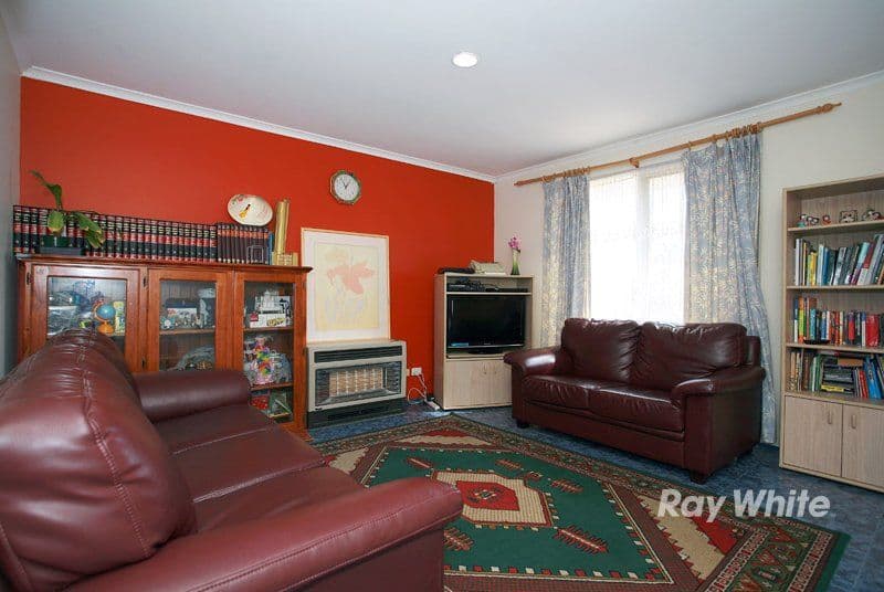 30 Hamilton Drive, CRANBOURNE VIC 3977, Cranbourne North - Thumbnail 3