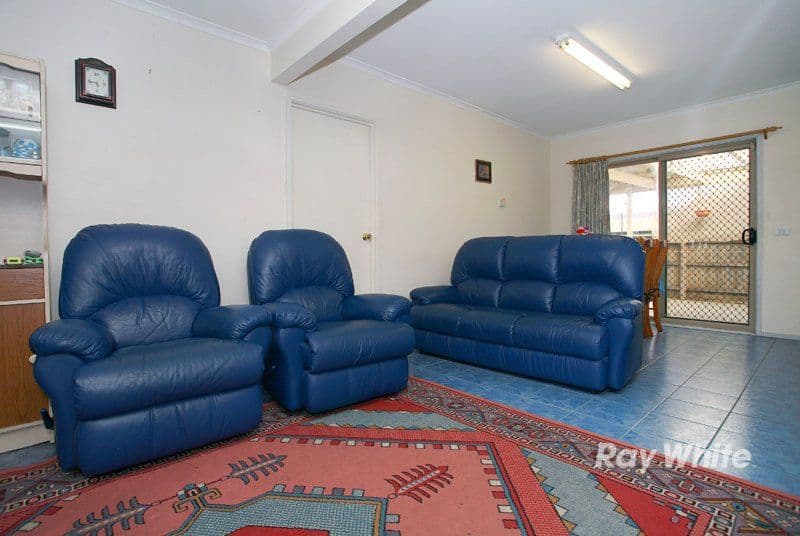 30 Hamilton Drive, CRANBOURNE VIC 3977, Cranbourne North - Thumbnail 7