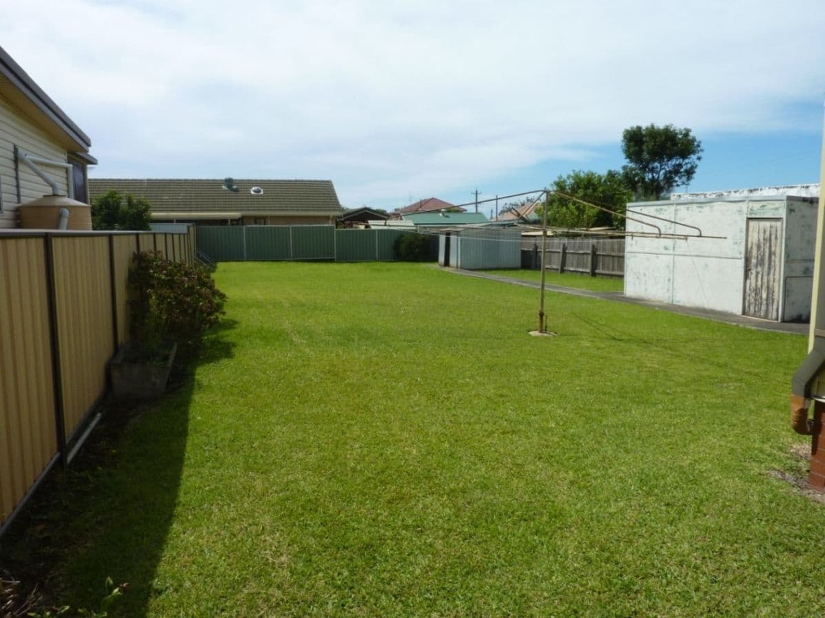 77 Pioneer Road, BELLAMBI NSW 2518, Bellambi - Thumbnail 3
