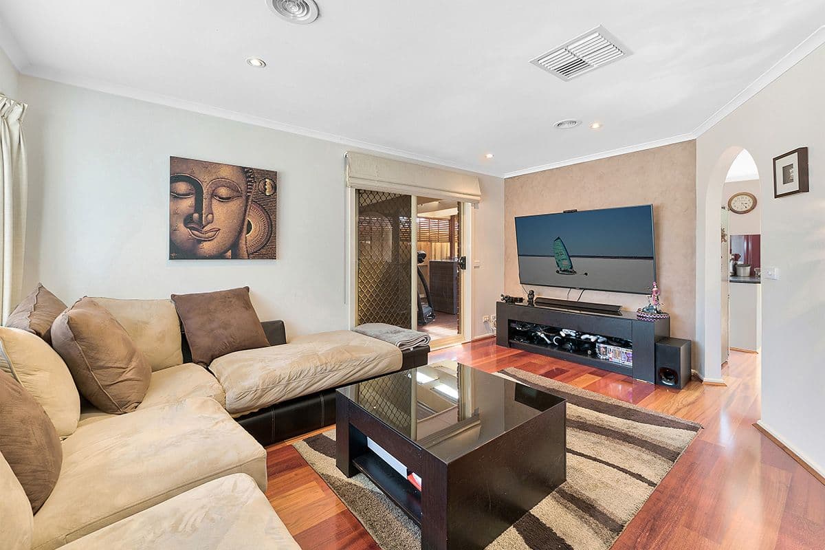 3 Don Drive, Cranbourne West VIC 3977, Cranbourne West - Thumbnail 2