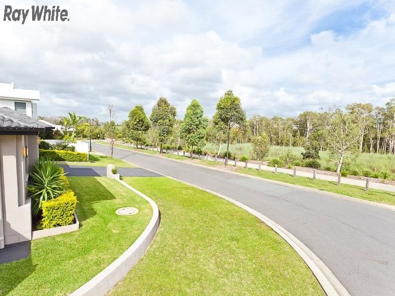 19 Warabi Crescent, NORTH LAKES QLD 4509, North Lakes - Thumbnail 2