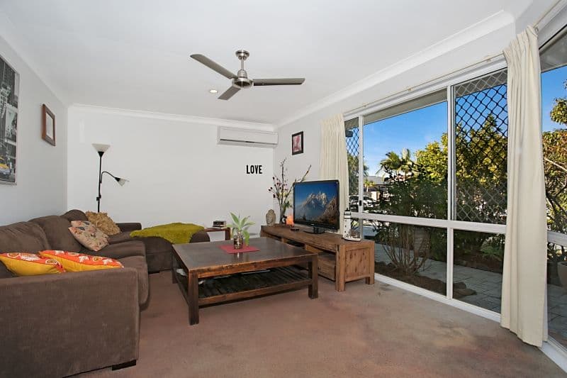 117 Honeyeater Drive, BURLEIGH WATERS QLD 4220, Burleigh Waters - Thumbnail 3