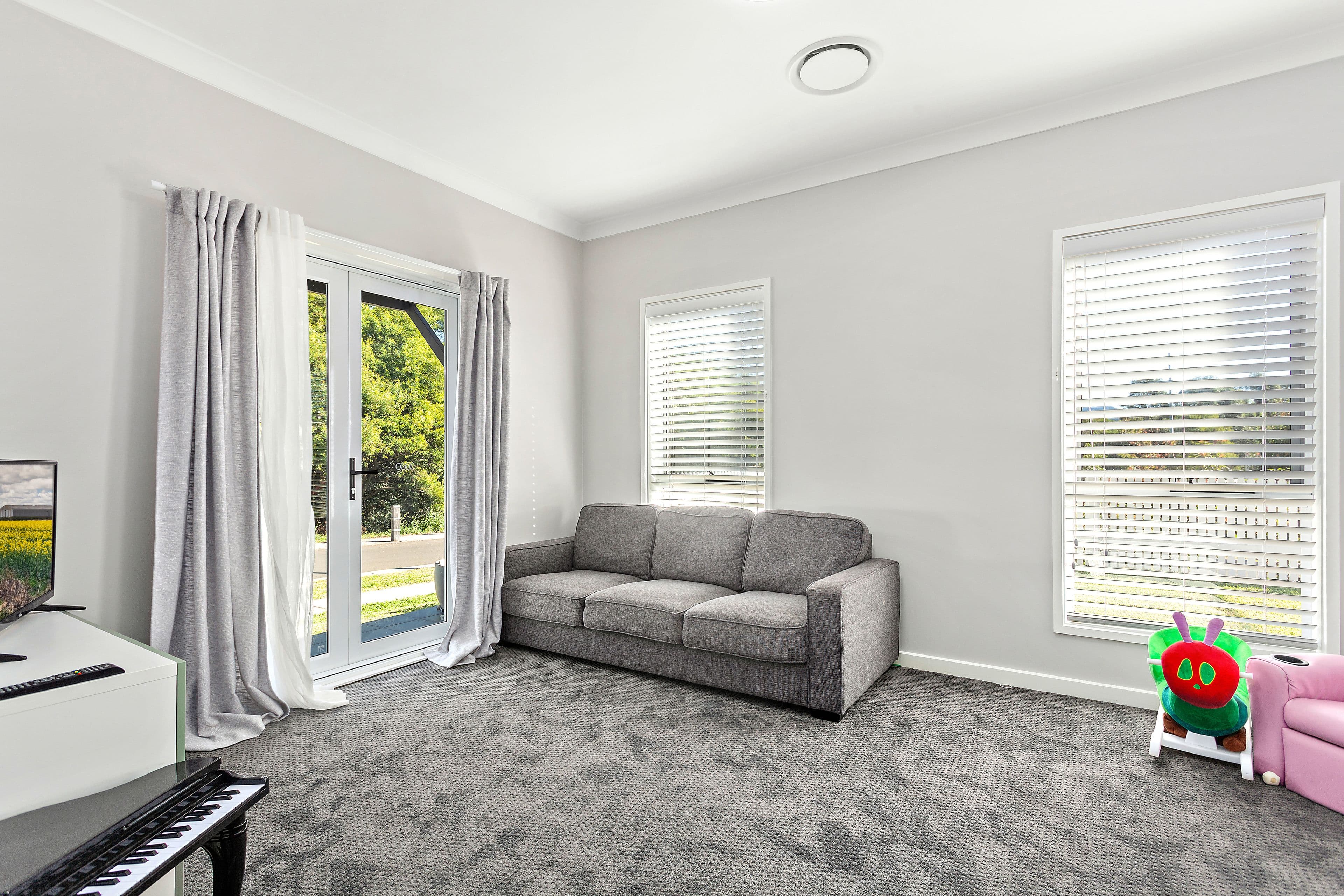 43 Curramore Terrace, Tullimbar - Thumbnail 5