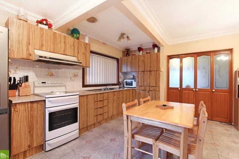 210 Gladstone Avenue, MOUNT SAINT THOMAS NSW 2500, Mount Saint Thomas - Thumbnail 4