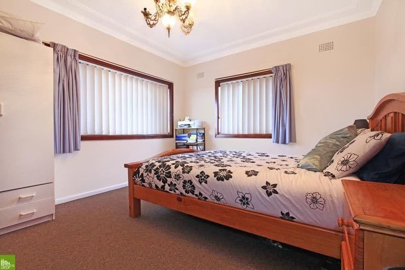210 Gladstone Avenue, MOUNT SAINT THOMAS NSW 2500, Mount Saint Thomas - Thumbnail 5