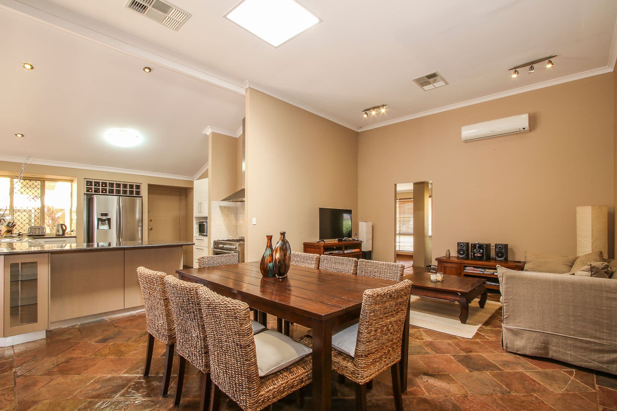 18 Winchester Place, Ballajura WA 6066, Ballajura - Thumbnail 5