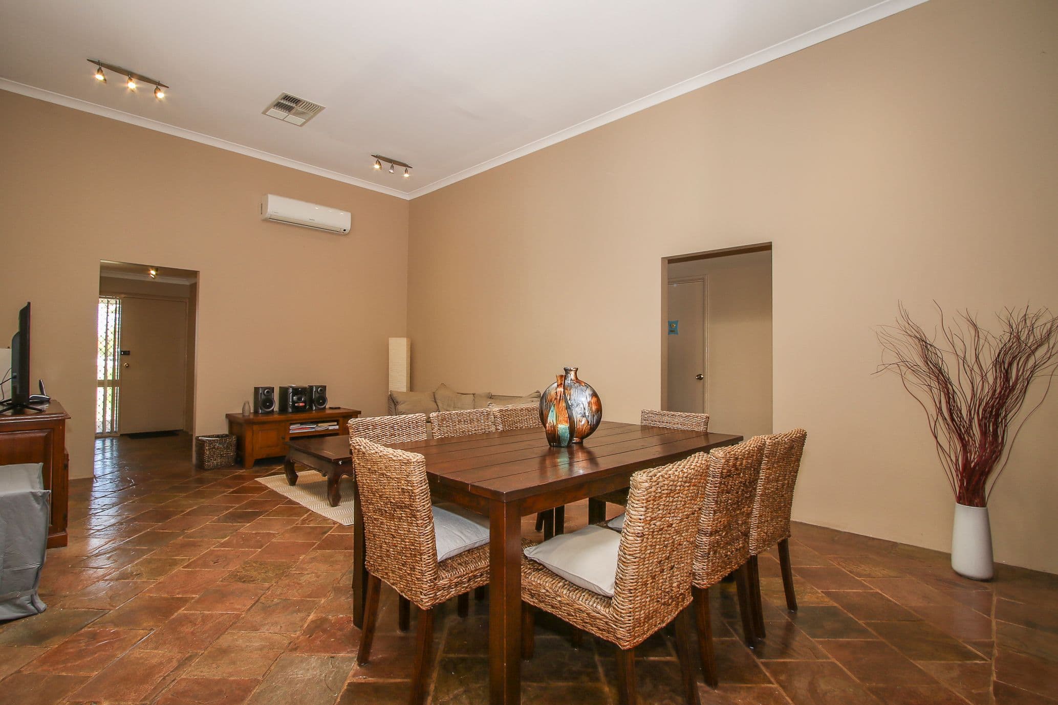 18 Winchester Place, Ballajura WA 6066, Ballajura - Thumbnail 6