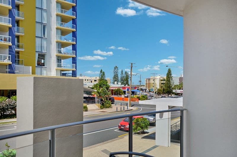 Unit 203 'Ocean Views Resort' 115 Bulcock Street, CALOUNDRA QLD 4551, Caloundra - Thumbnail 3