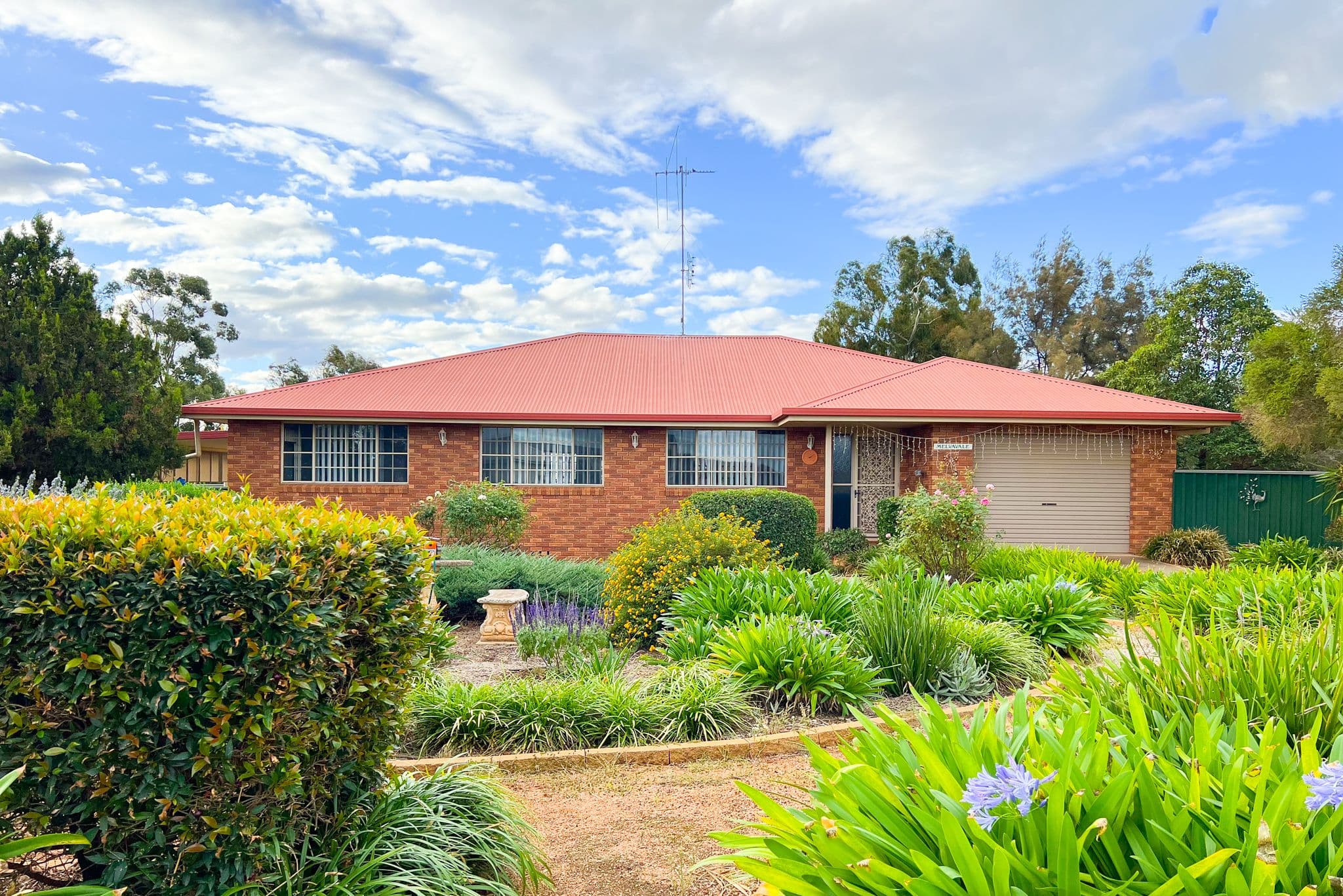 'Melvavale' 92-94 Thomas Street, Parkes NSW 2870, Parkes - Thumbnail 2