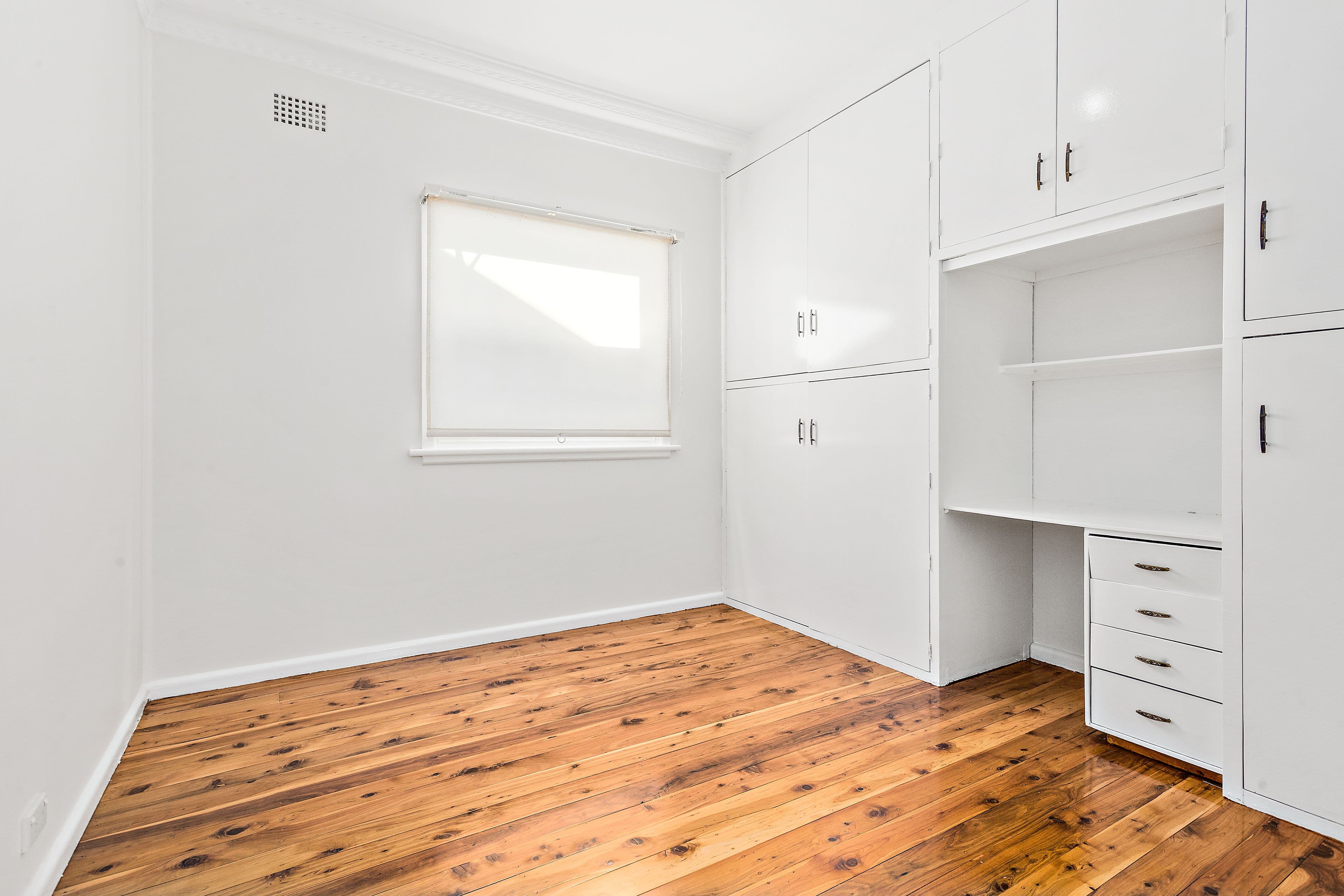 11 Alkera Crescent, West Wollongong - Thumbnail 4