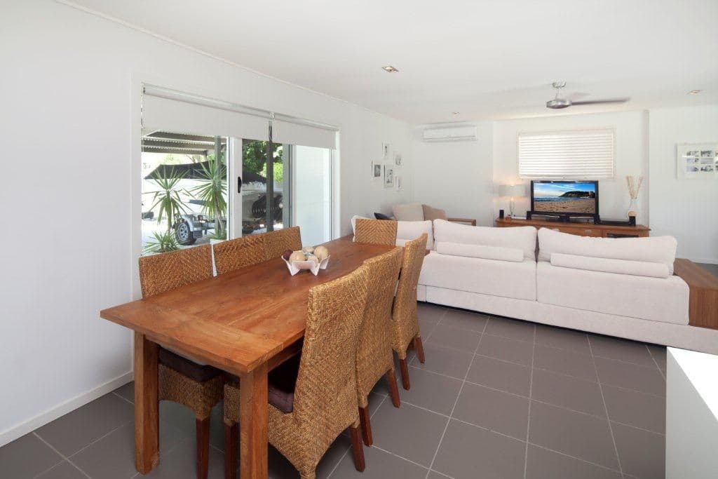 14 Naranga Avenue, BROADBEACH WATERS QLD 4218, Broadbeach Waters - Image 1