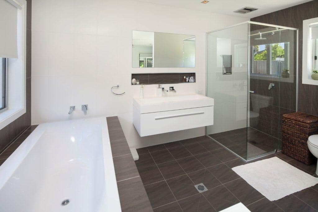 14 Naranga Avenue, BROADBEACH WATERS QLD 4218, Broadbeach Waters - Thumbnail 2