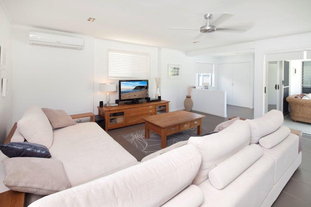 14 Naranga Avenue, BROADBEACH WATERS QLD 4218, Broadbeach Waters - Thumbnail 4