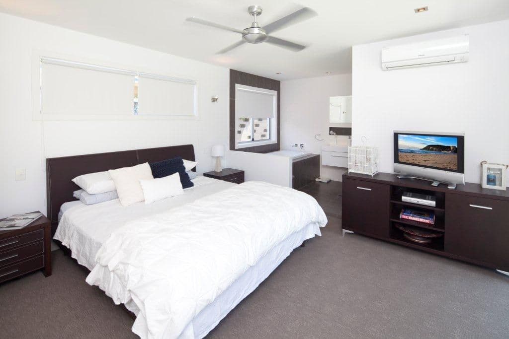 14 Naranga Avenue, BROADBEACH WATERS QLD 4218, Broadbeach Waters - Thumbnail 6