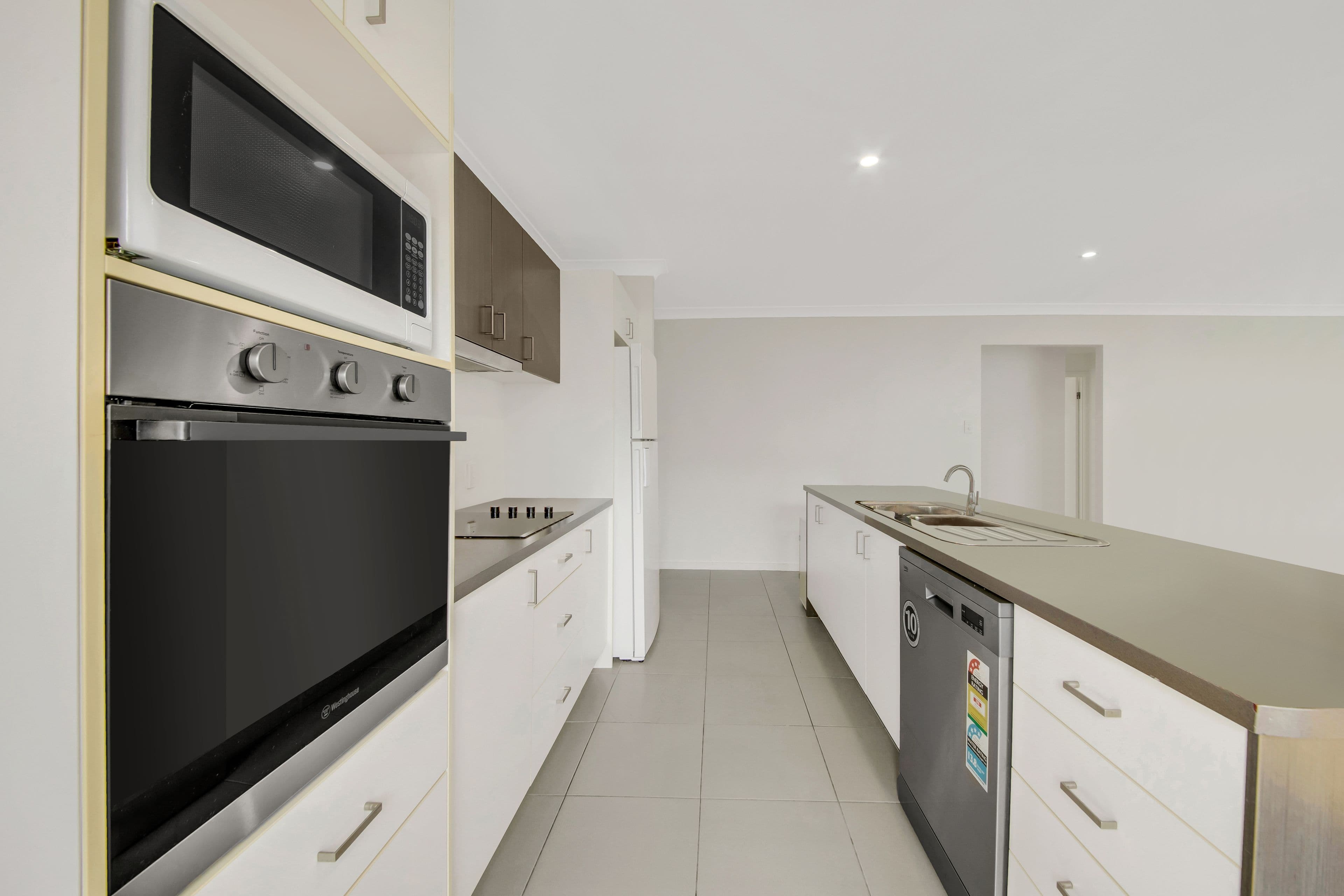 30 Iris Road, Kirkwood QLD 4680, Kirkwood - Thumbnail 4