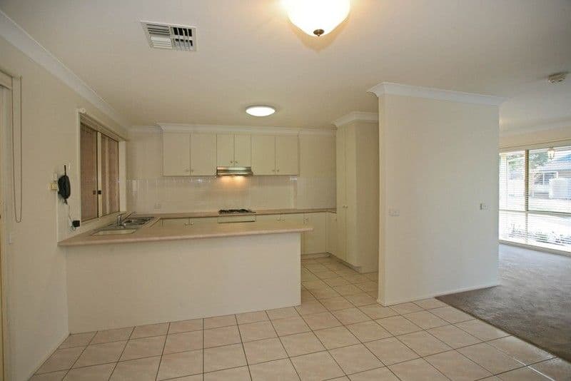 12 Wanderer Court, BERWICK VIC 3806, Berwick - Thumbnail 6
