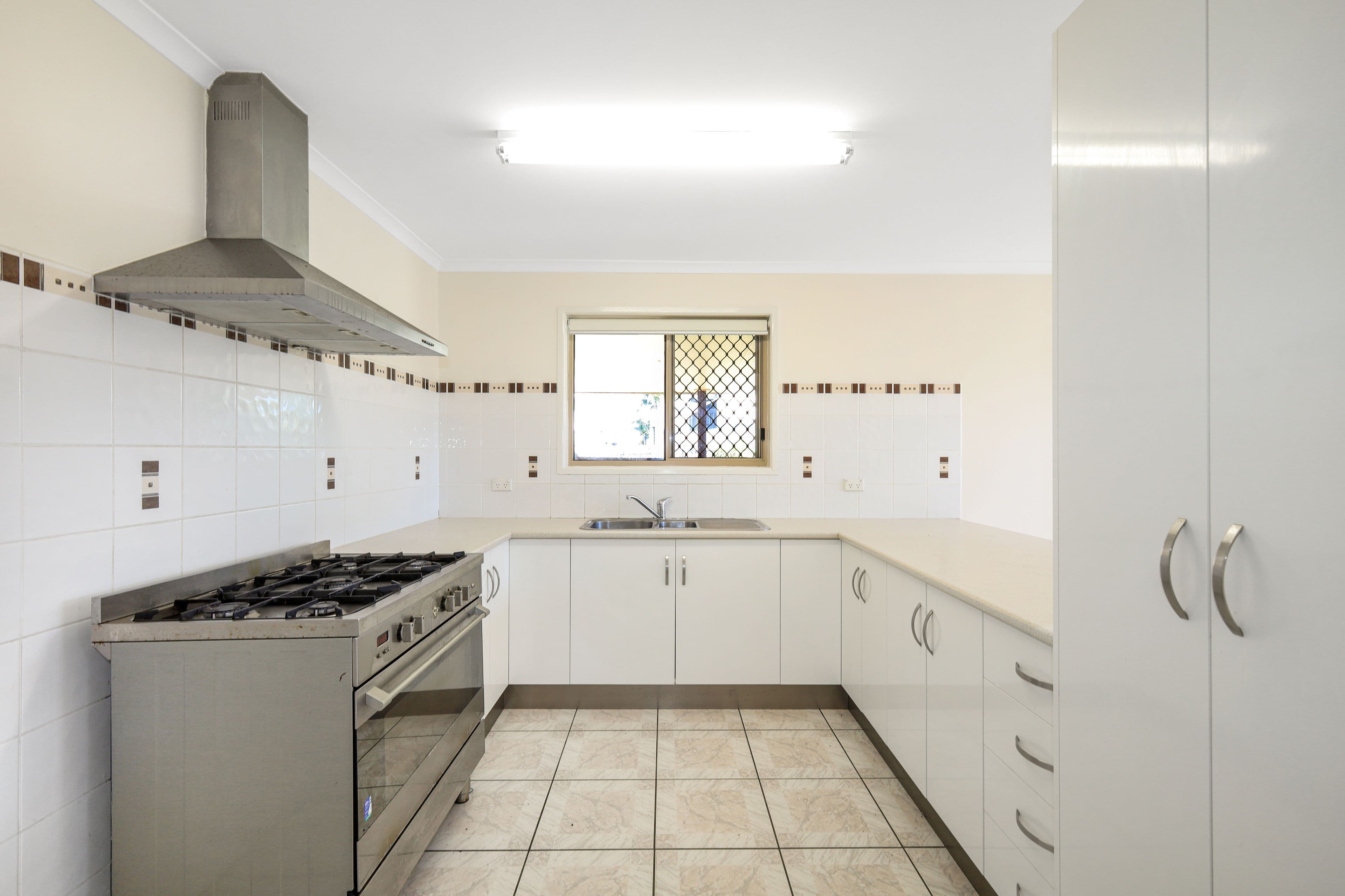 8 Castaway Close, Hay Point QLD 4740, Hay Point - Thumbnail 2