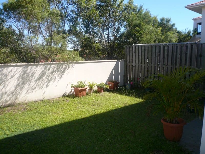 1 Gentian Drive, ARUNDEL QLD 4214, Arundel - Thumbnail 4
