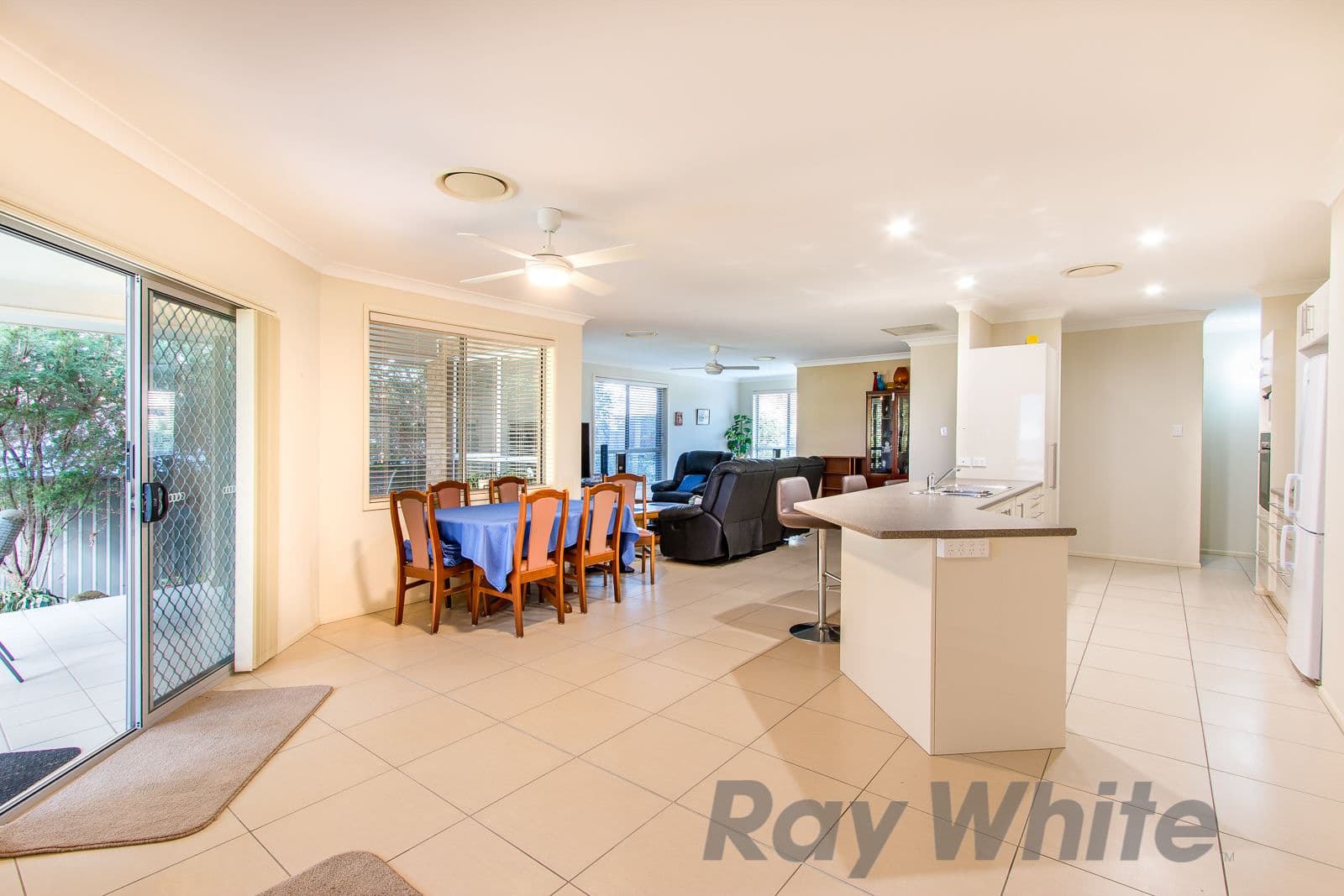 15 Selkirk Way PEREGIAN SPRINGS QLD, Peregian Springs - Thumbnail 3