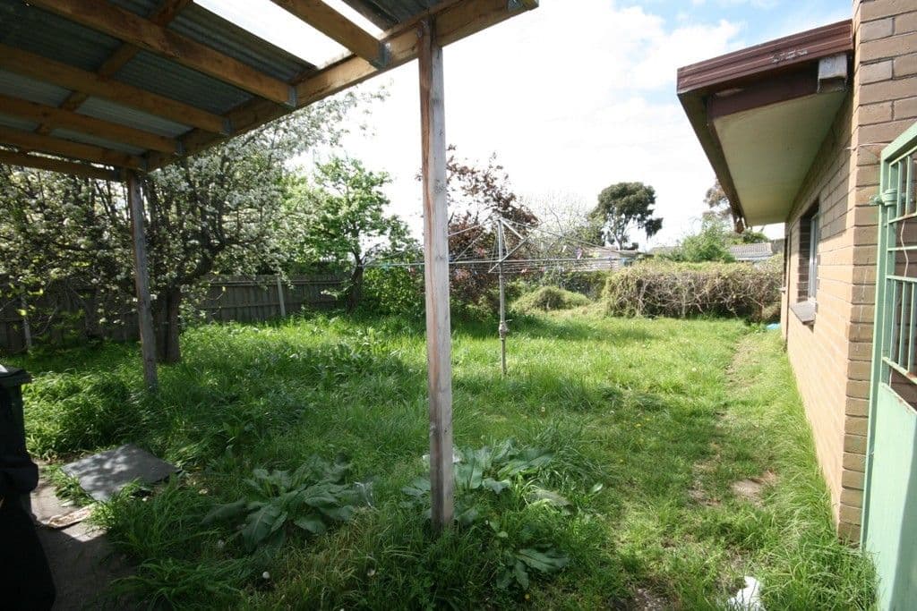 26 Errington Road, ST ALBANS VIC 3021, St Albans - Thumbnail 2