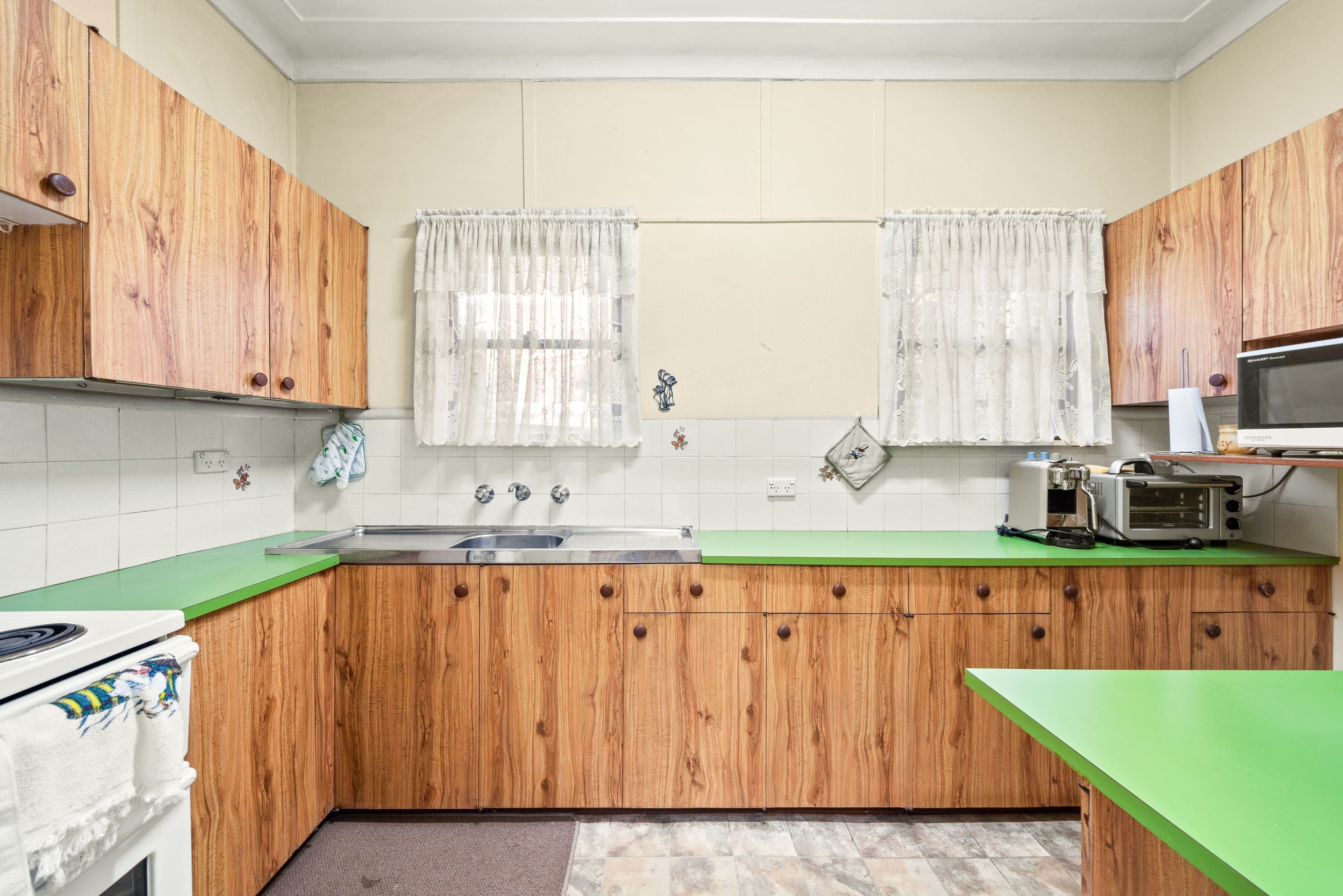6 Leon Avenue, Roselands NSW 2196, Roselands - Thumbnail 2