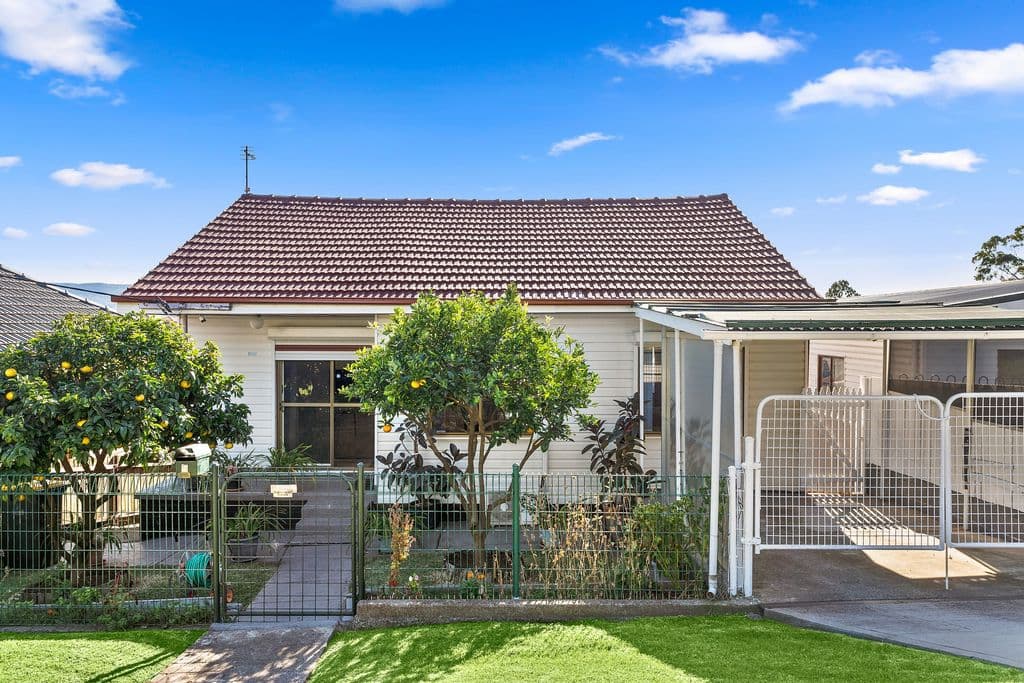 6 Fitzgerald Street, Cringila - Image 1