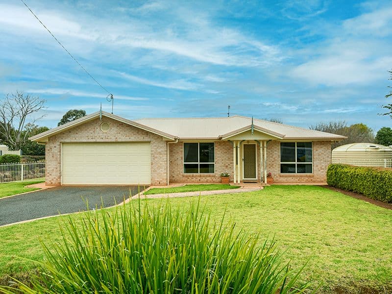 8 Granada Drive, Highfields QLD 4352, Highfields - Image 1