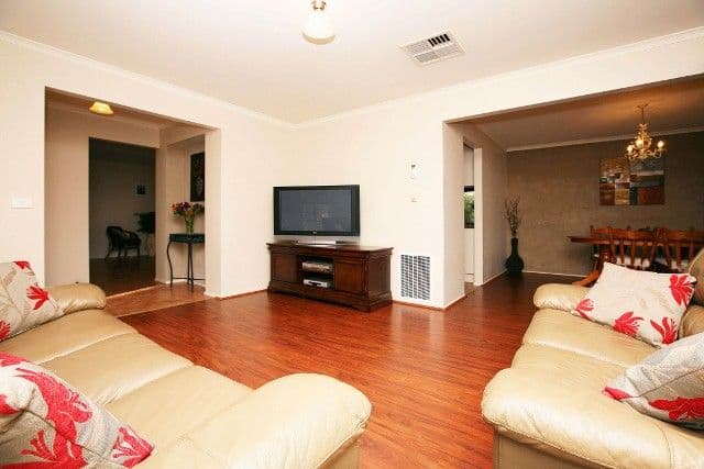 4 Lyell Place, TAYLORS LAKES VIC 3038, Taylors Lakes - Thumbnail 6