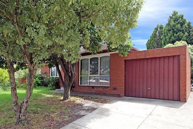 124  Hickford Street, RESERVOIR VIC 3073, Reservoir - Thumbnail 2
