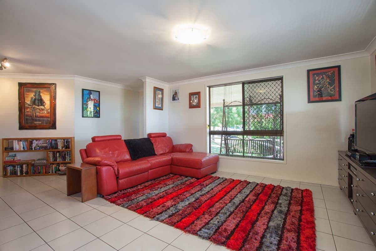 27 Banksia Street, NEWTOWN QLD 4350, Newtown - Thumbnail 2