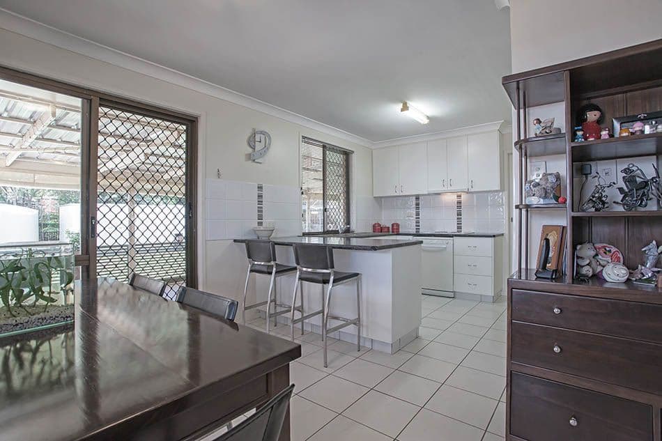 27 Banksia Street, NEWTOWN QLD 4350, Newtown - Thumbnail 3