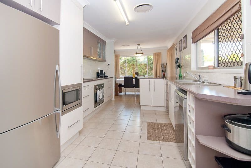 38 Pandeen Road, ROCHEDALE SOUTH QLD 4123, Rochedale South - Thumbnail 6