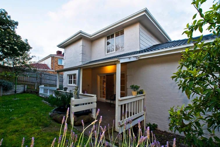 9 Guildford Drive, DONCASTER EAST VIC 3109, Doncaster East - Thumbnail 4