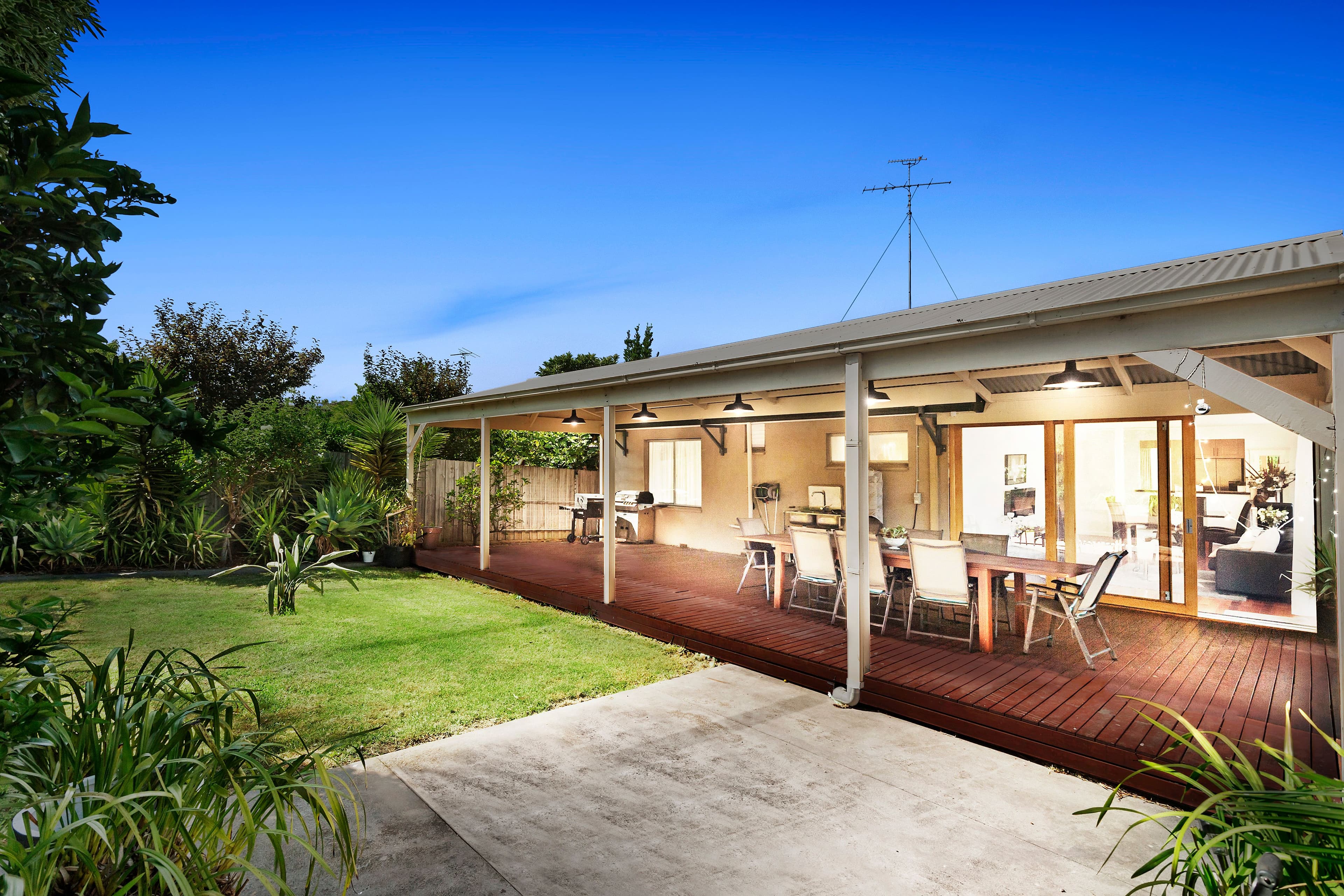 33 Oakpark Drive, Chadstone VIC 3148, Chadstone - Image 1