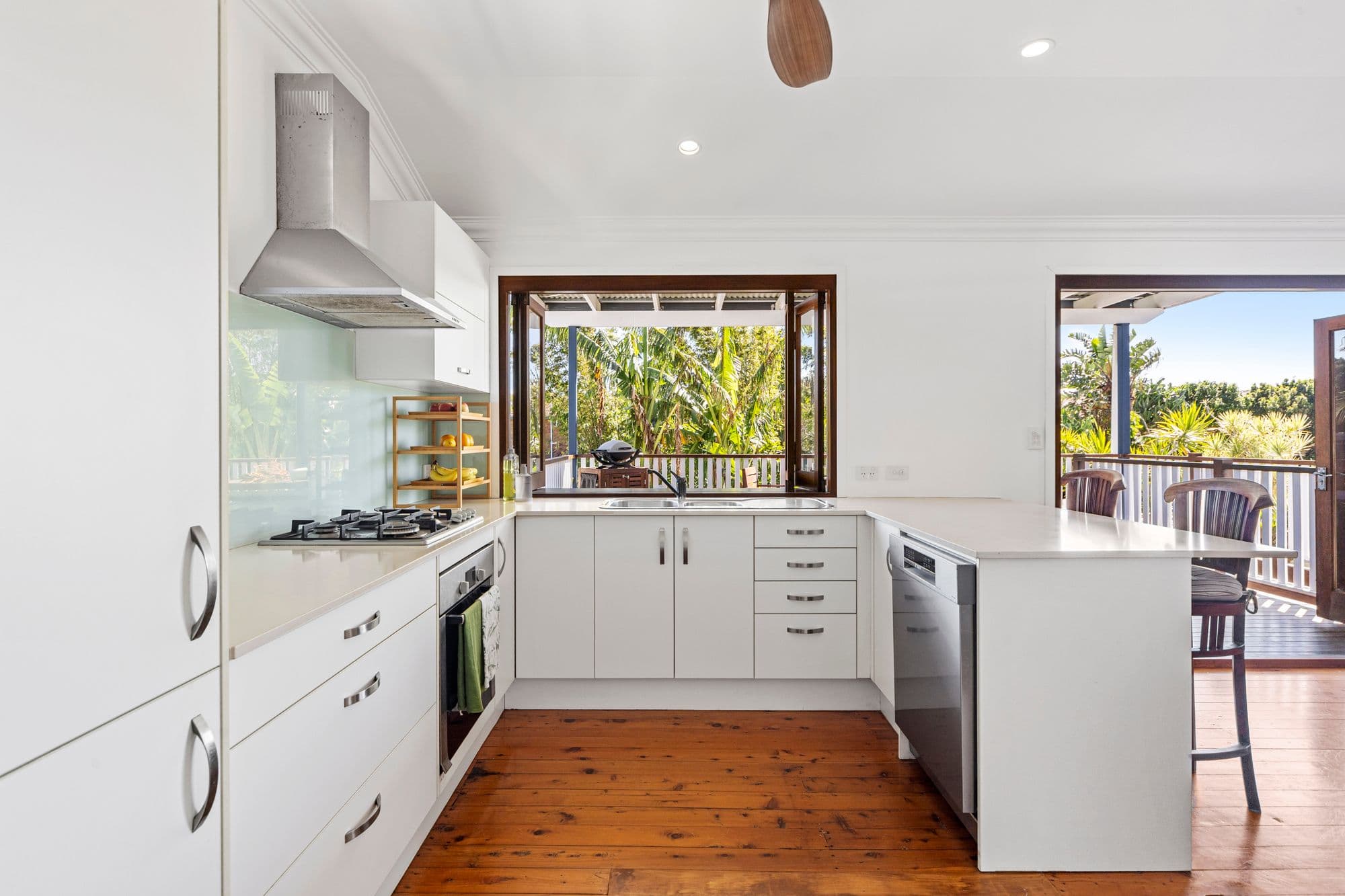 6 Bramble Street, Woody Point QLD 4019, Woody Point - Thumbnail 4