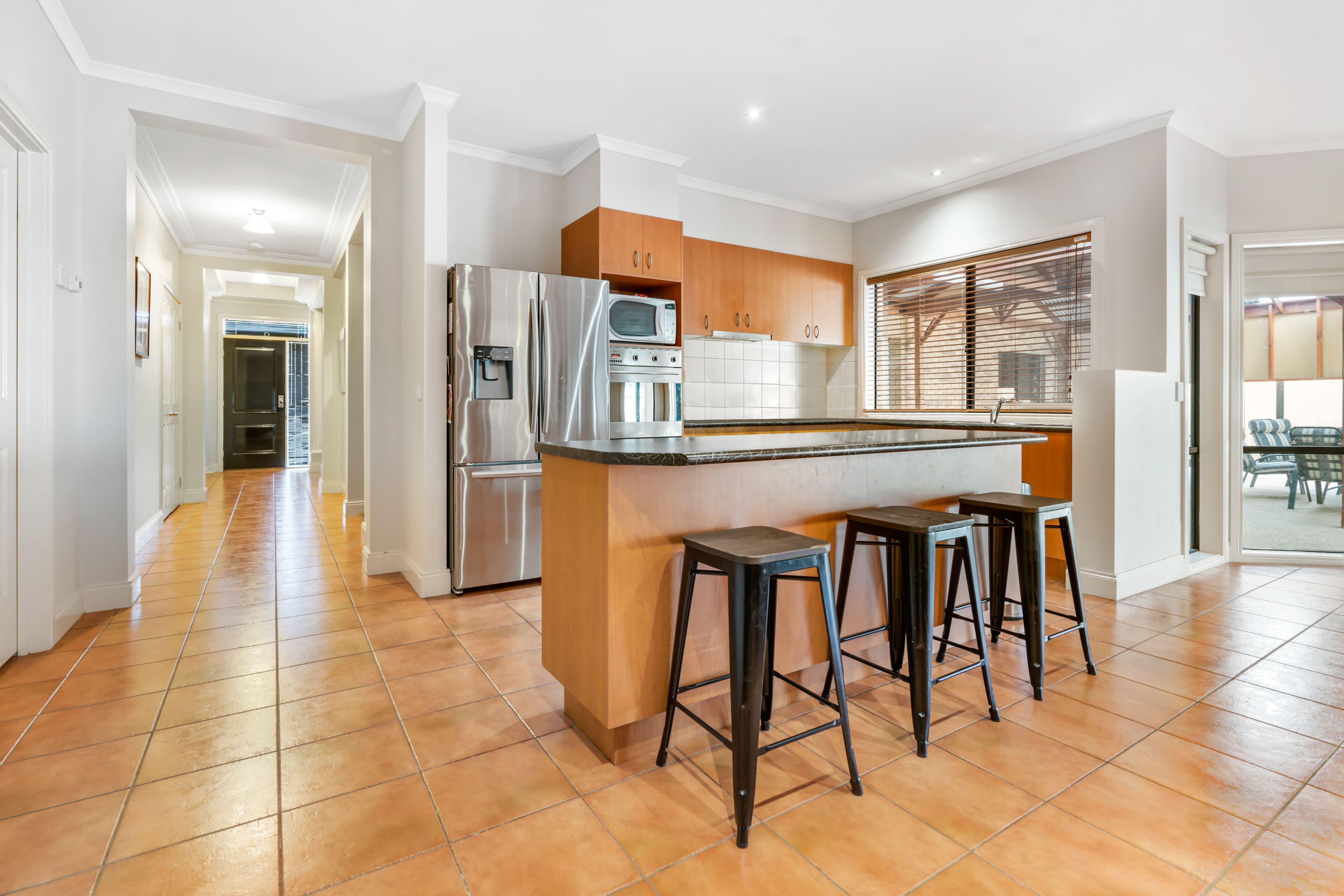 14 Pineview Court, Werribee VIC 3030, Werribee - Thumbnail 2