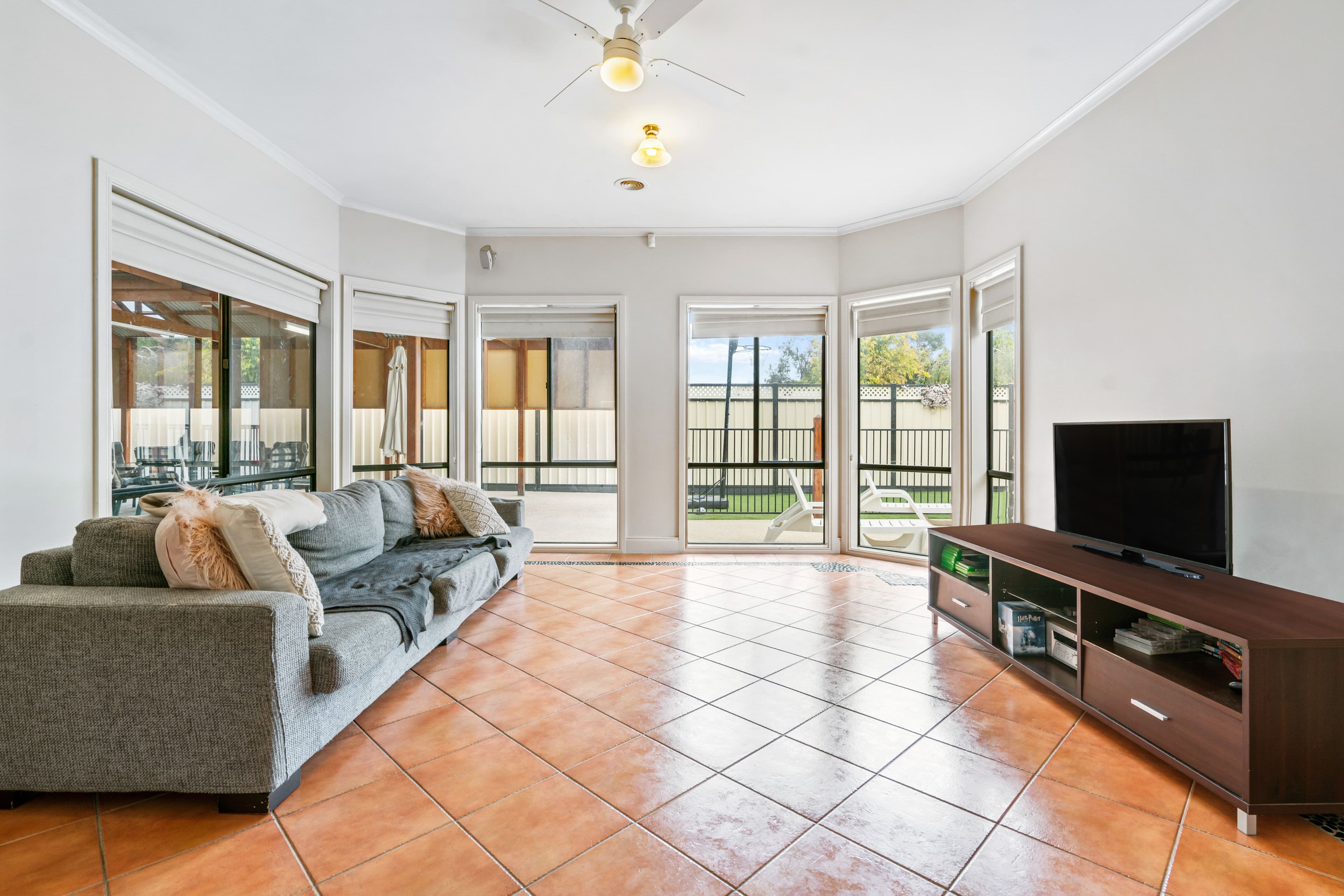 14 Pineview Court, Werribee VIC 3030, Werribee - Thumbnail 5