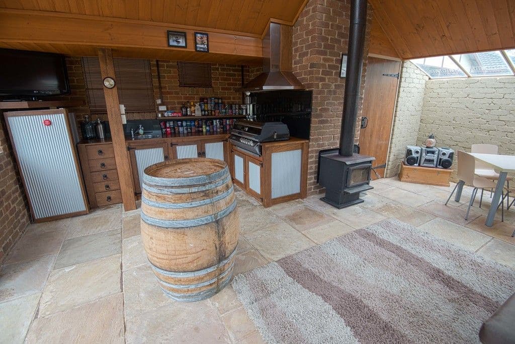 6 Goldsmiths Road, Eaglehawk VIC 3556, Eaglehawk - Thumbnail 2