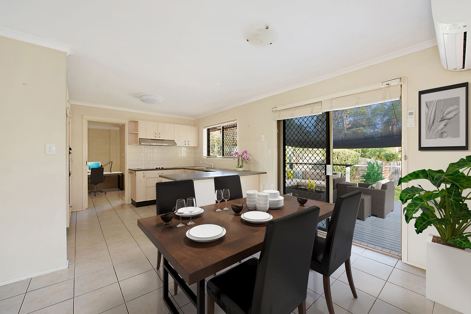 10 Ballater Street, Sunnybank Hills QLD 4109, Sunnybank Hills - Thumbnail 2