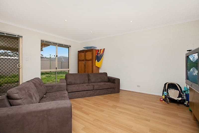 32 Grace Boulevard, SMITHFIELD PLAINS SA 5114, Smithfield Plains - Thumbnail 2