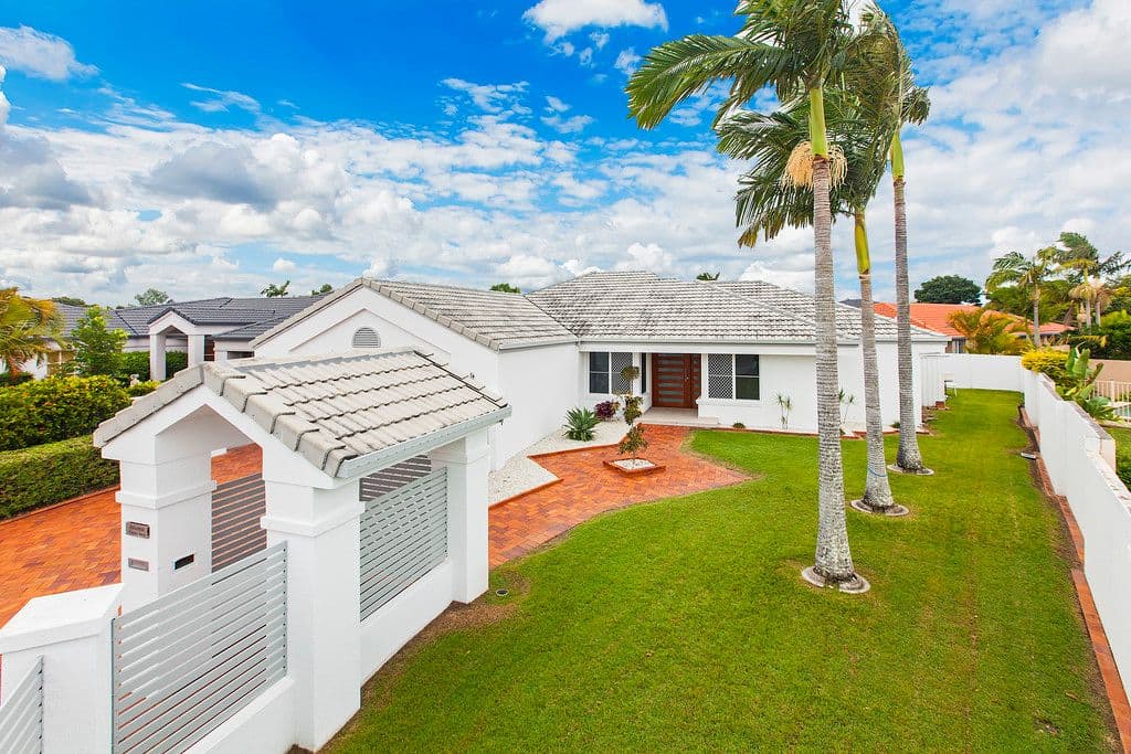16 Christa Way, Benowa Waters QLD 4217, Benowa - Thumbnail 2