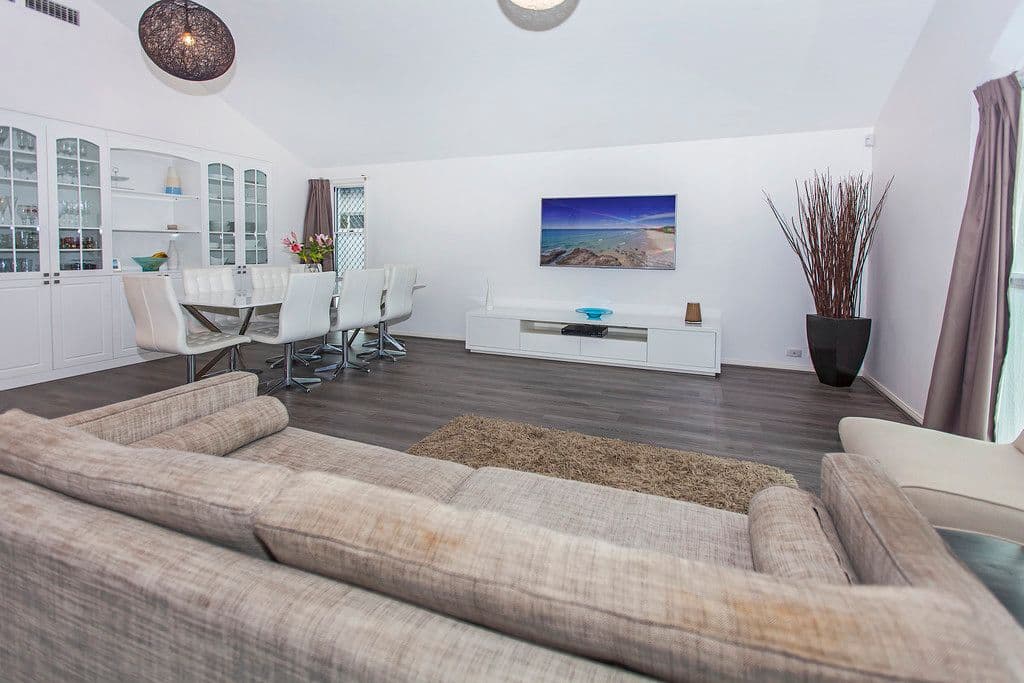 16 Christa Way, Benowa Waters QLD 4217, Benowa - Thumbnail 6