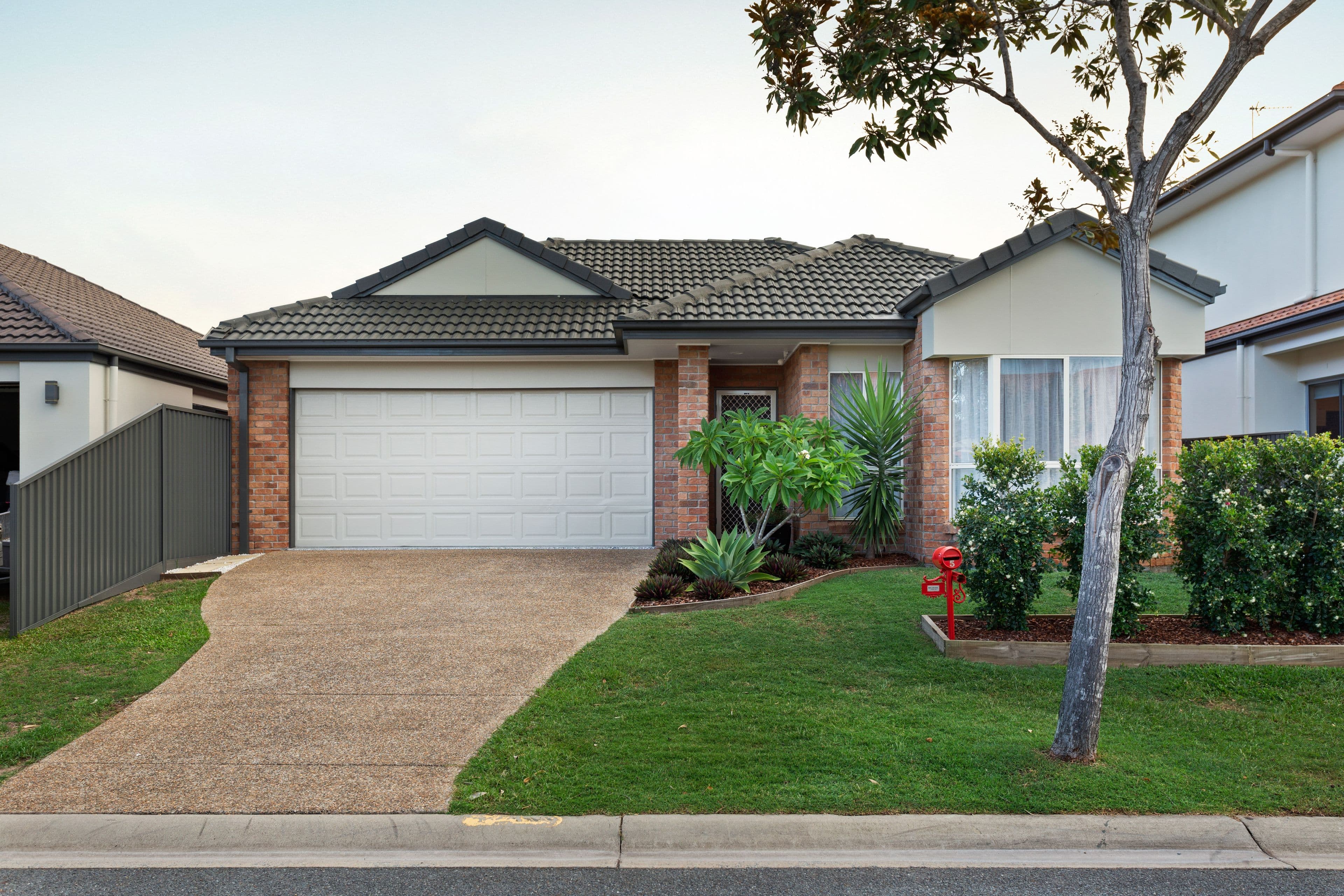 5 Shorehaven Place, Varsity Lakes QLD 4227, Varsity Lakes - Thumbnail 2