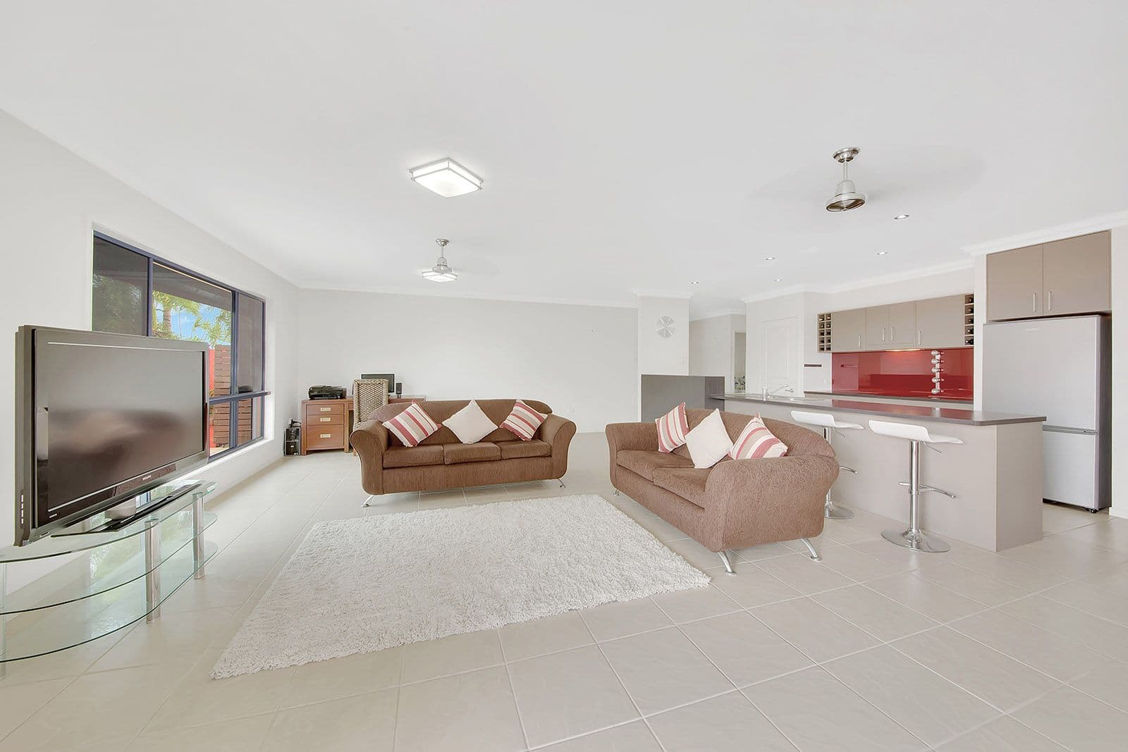 5 Panorama Court, Glen Eden QLD 4680, Glen Eden - Thumbnail 2