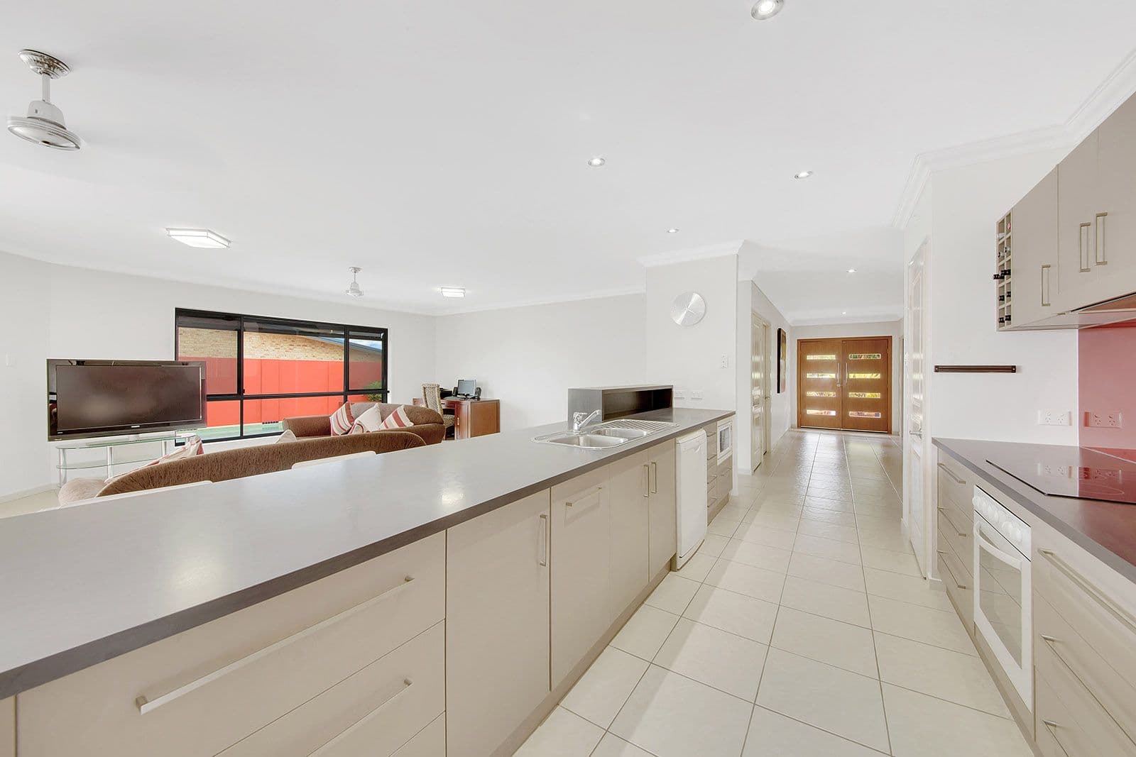 5 Panorama Court, Glen Eden QLD 4680, Glen Eden - Thumbnail 4