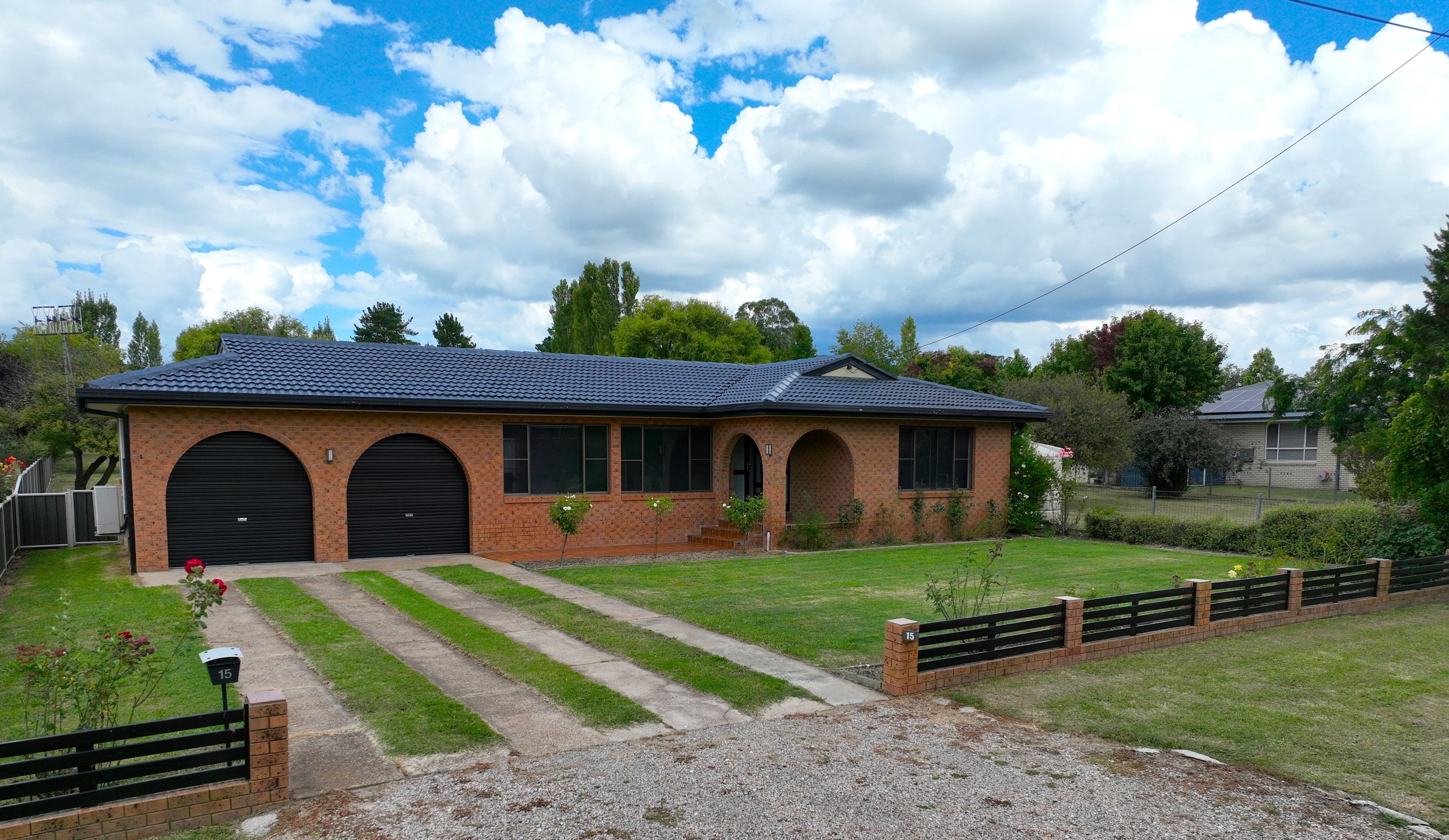 15 Grey Street, Glen Innes NSW 2370, Glen Innes - Image 1