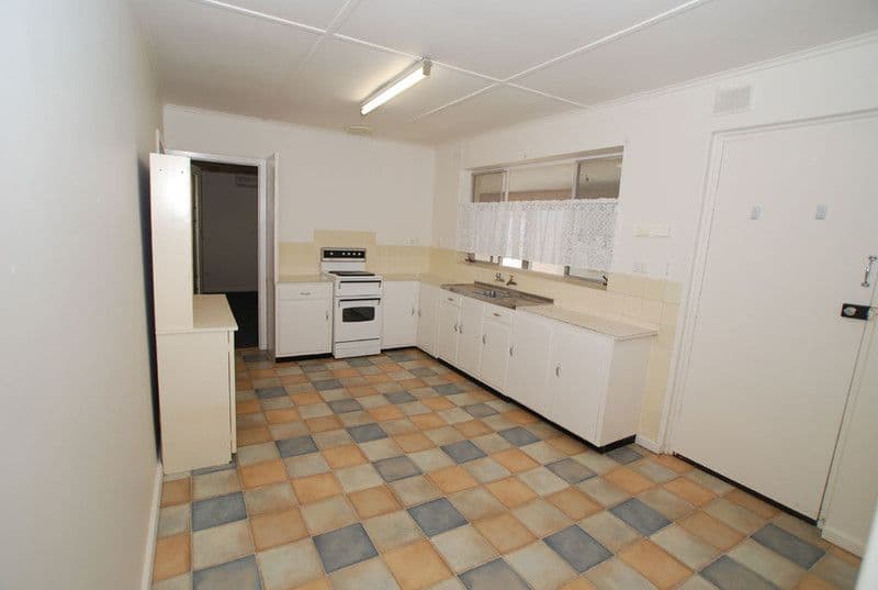 95 Aldinga Beach Road, ALDINGA BEACH SA 5173, Aldinga Beach - Thumbnail 2